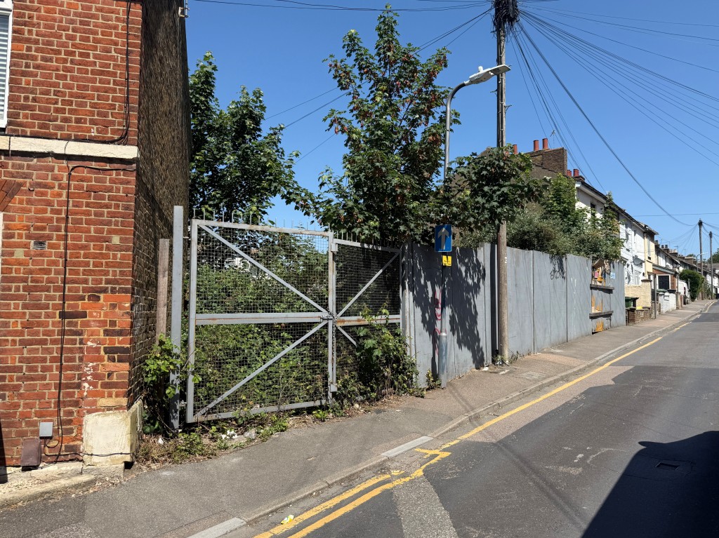 Lot: 3 - LAND WITH PLANNING FOR THREE HOUSES - Site with planning for three houses